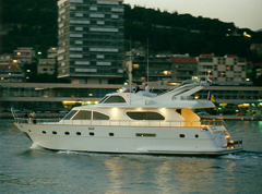 Mega Yaht 81